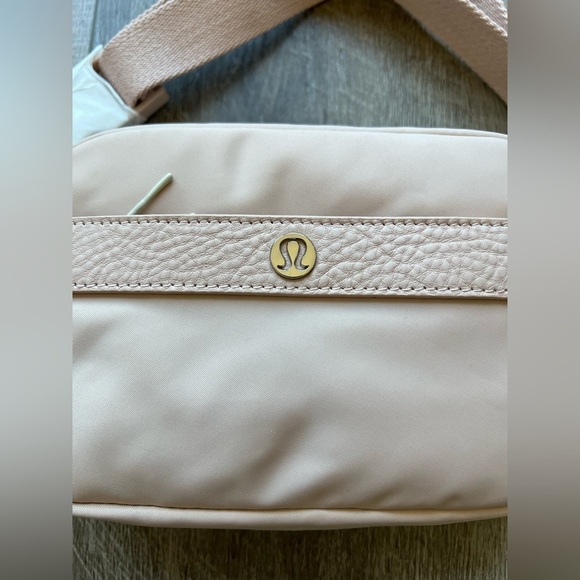 Lululemon Now and Always Belt Bag in Misty Shell / Soft Sand - Picture 7 of 11